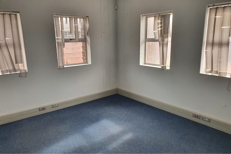To Let commercial Property for Rent in Walmer Eastern Cape